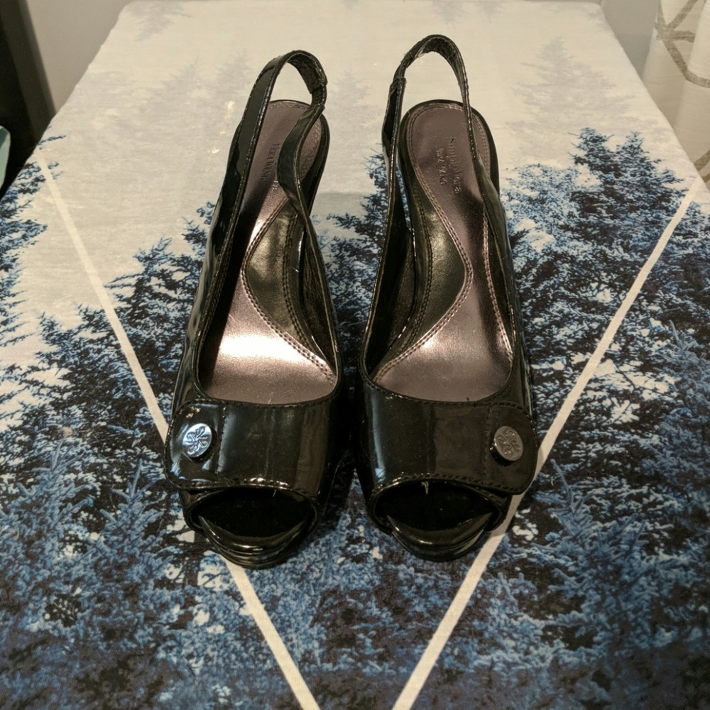 Black peep toe heel